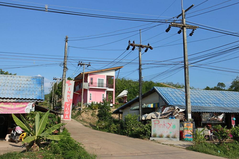 Pinky & - Sha Extra Ko Lanta